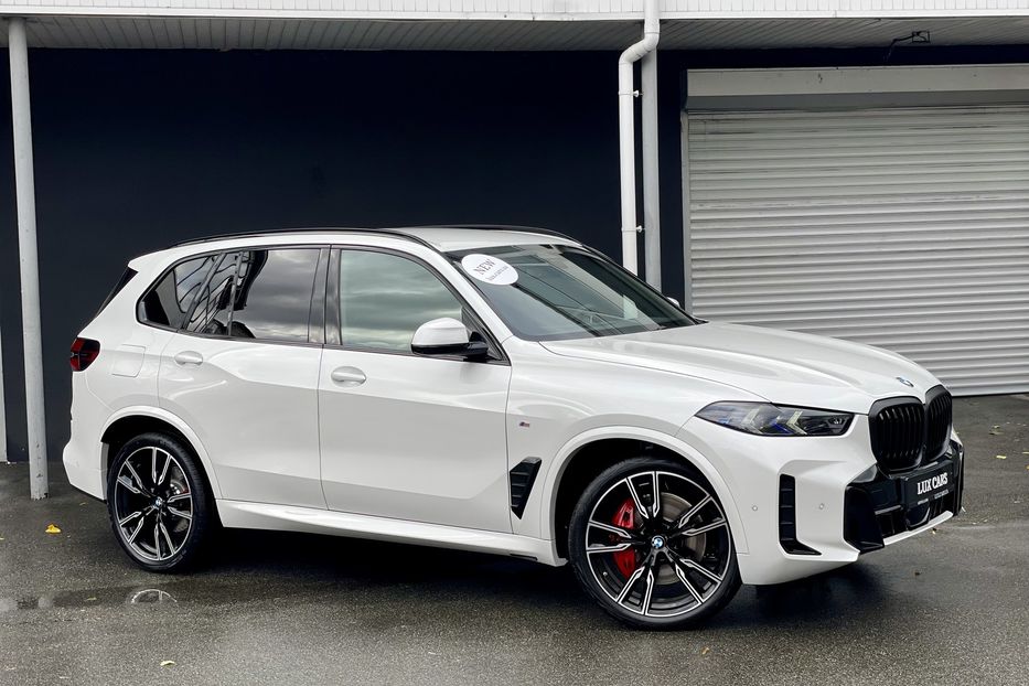 Продам BMW X5 M 40i NEW 2023 года в Киеве