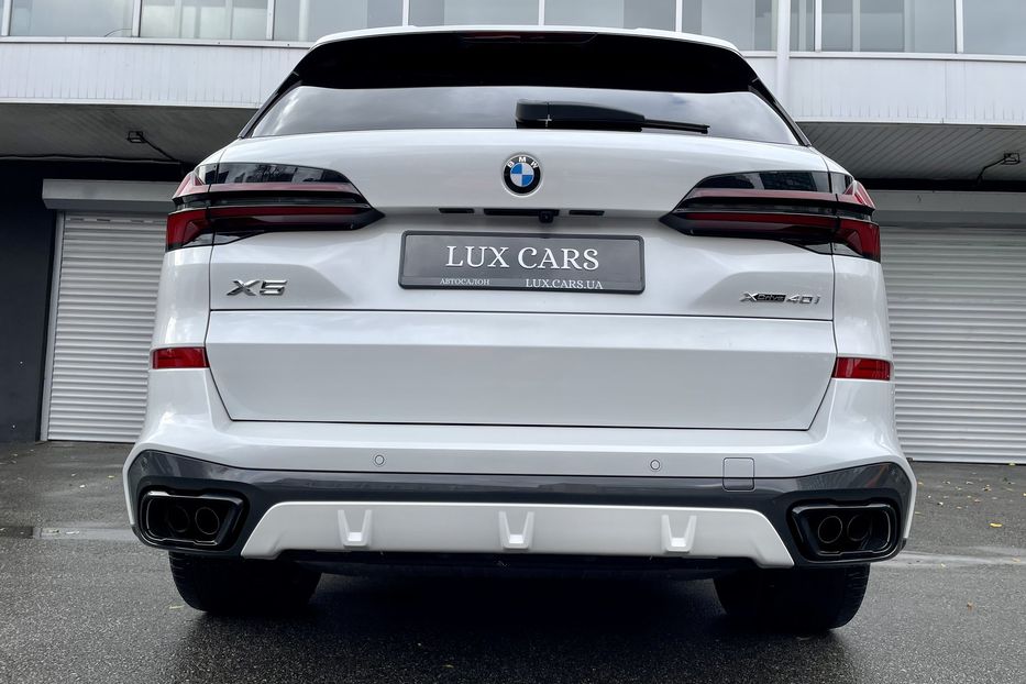 Продам BMW X5 M 40i NEW 2023 года в Киеве