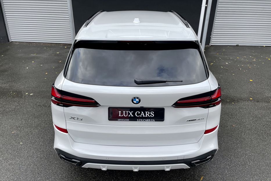 Продам BMW X5 M 40i NEW 2023 года в Киеве