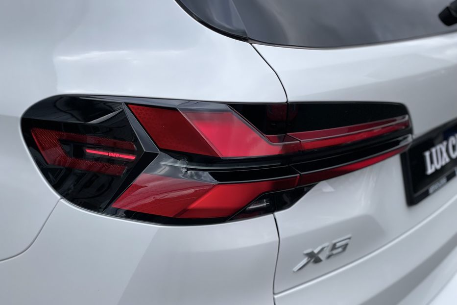 Продам BMW X5 M 40i NEW 2023 года в Киеве