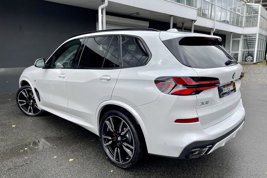 Продам BMW X5 M 40i NEW 2023 года в Киеве