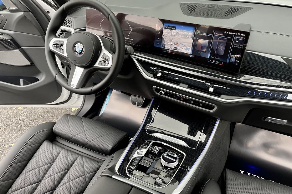 Продам BMW X5 M 40i NEW 2023 года в Киеве