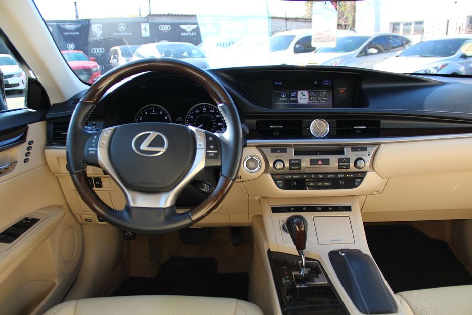 Продам Lexus ES 350 2015 года в Одессе