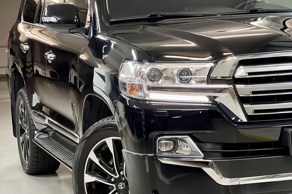 Продам Toyota Land Cruiser 200 2019 года в Киеве