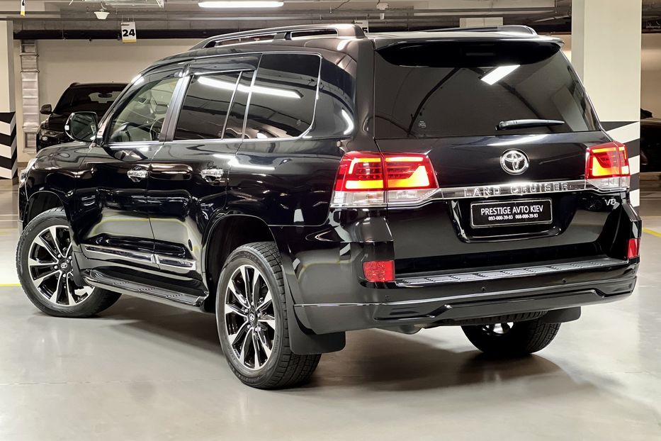 Продам Toyota Land Cruiser 200 2019 года в Киеве