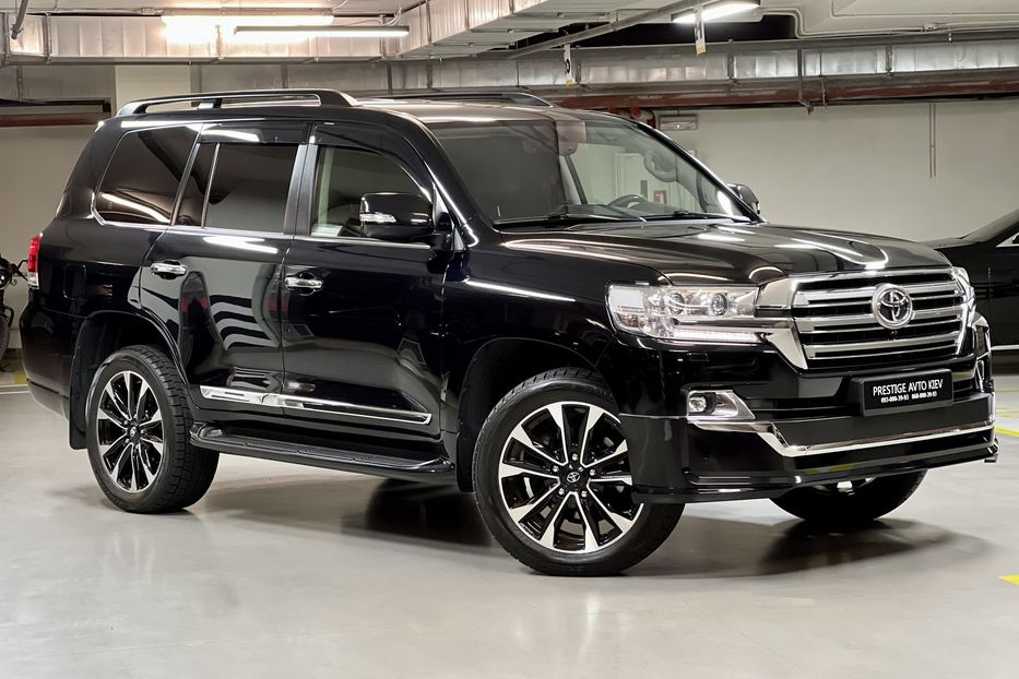 Продам Toyota Land Cruiser 200 2019 года в Киеве