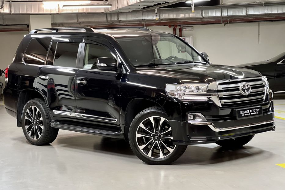 Продам Toyota Land Cruiser 200 2019 года в Киеве