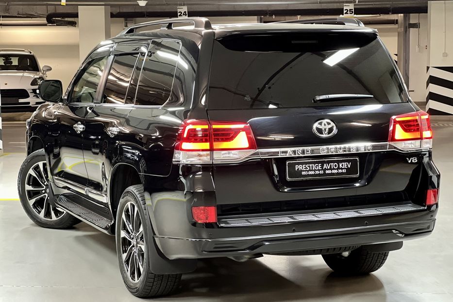 Продам Toyota Land Cruiser 200 2019 года в Киеве