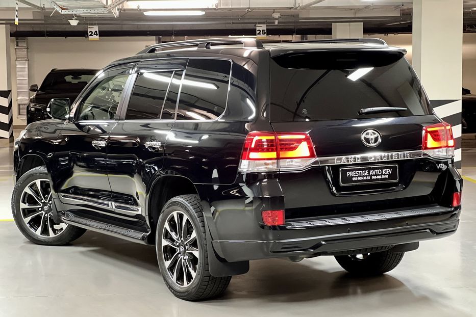 Продам Toyota Land Cruiser 200 2019 года в Киеве