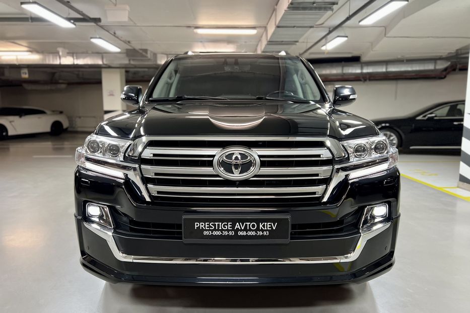 Продам Toyota Land Cruiser 200 2019 года в Киеве