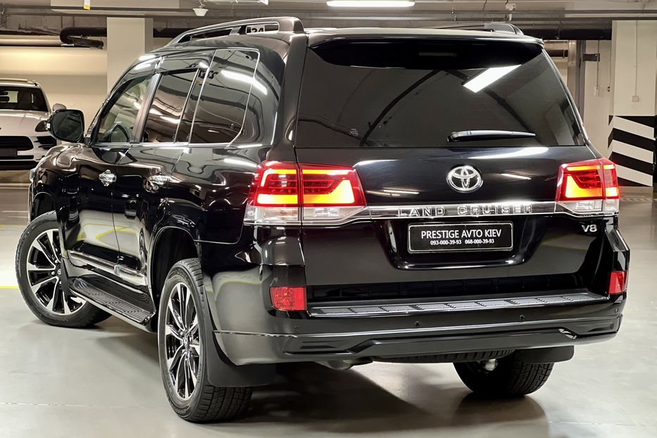 Продам Toyota Land Cruiser 200 2019 года в Киеве