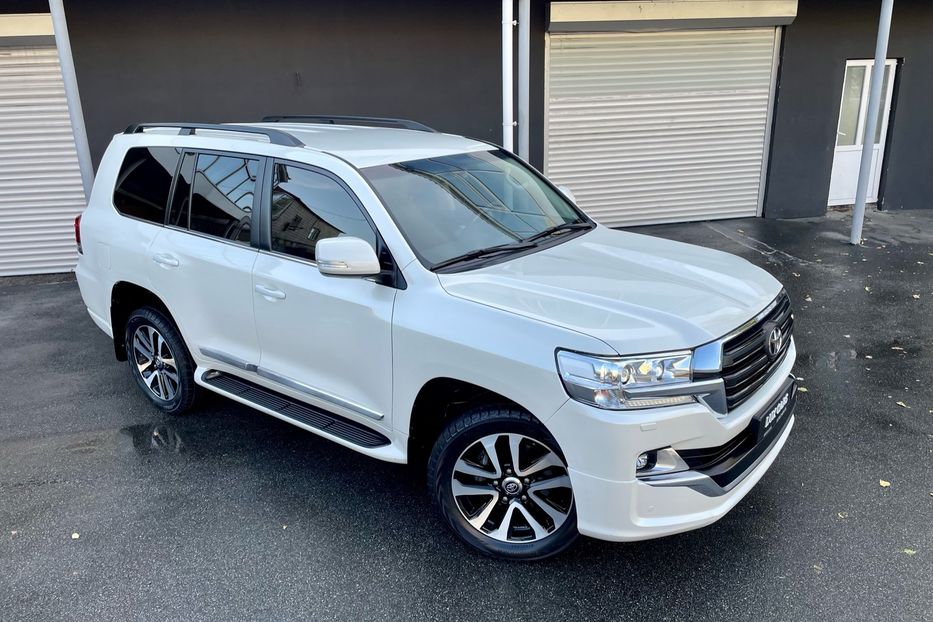 Продам Toyota Land Cruiser 200 2019 года в Киеве