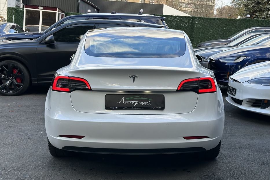 Продам Tesla Model 3 Standart Plus 2019 года в Киеве