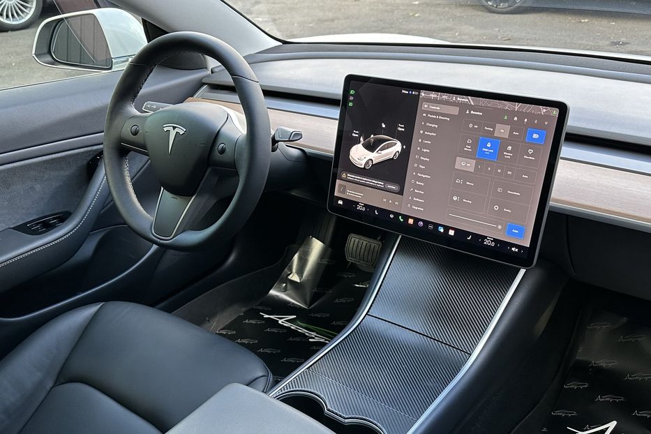 Продам Tesla Model 3 Standart Plus 2019 года в Киеве