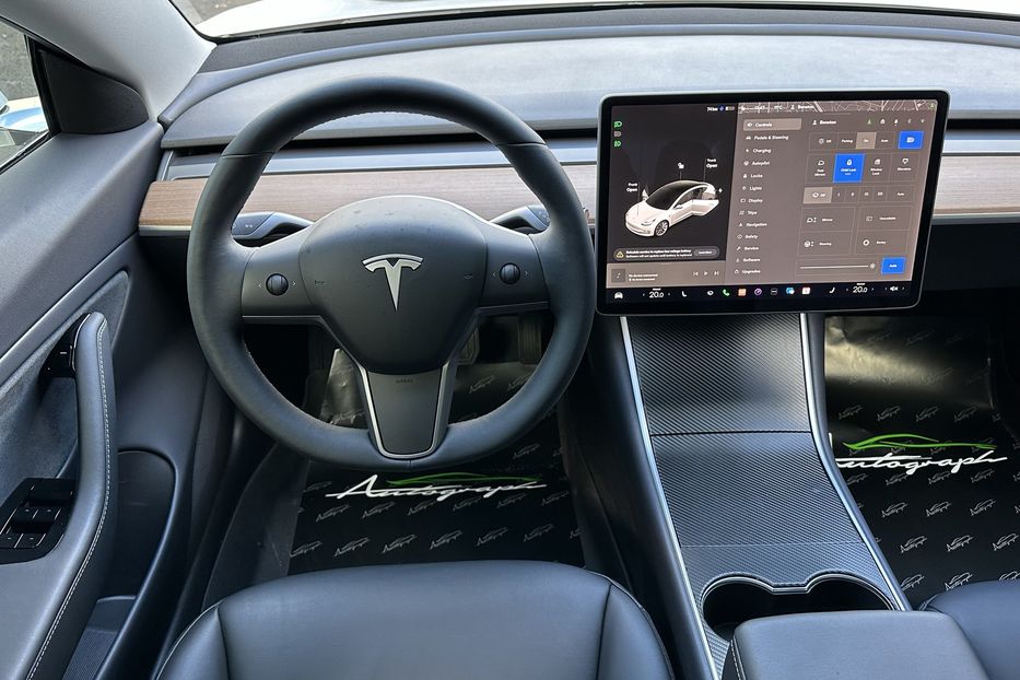 Продам Tesla Model 3 Standart Plus 2019 года в Киеве