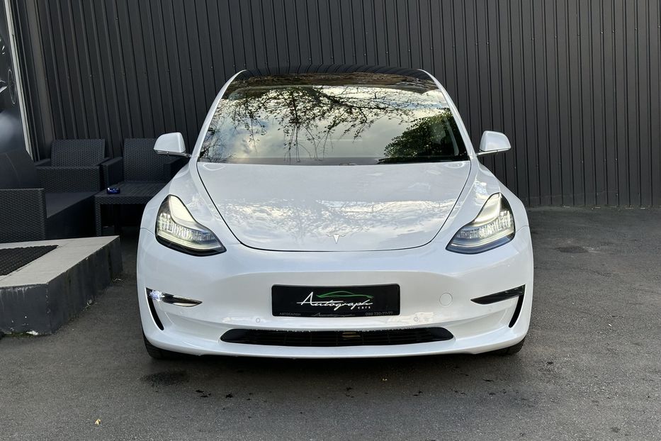 Продам Tesla Model 3 Standart Plus 2019 года в Киеве