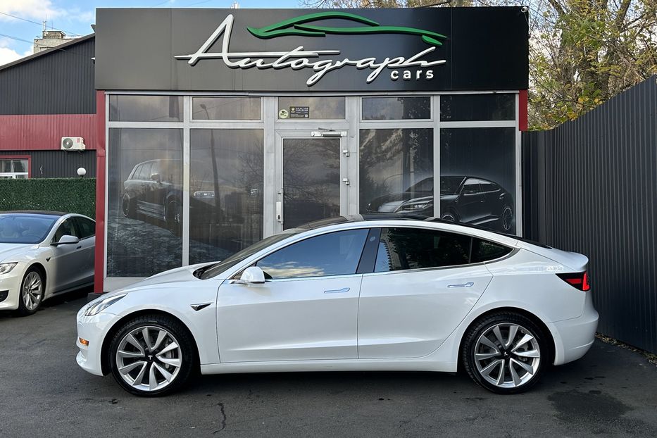 Продам Tesla Model 3 Standart Plus 2019 года в Киеве