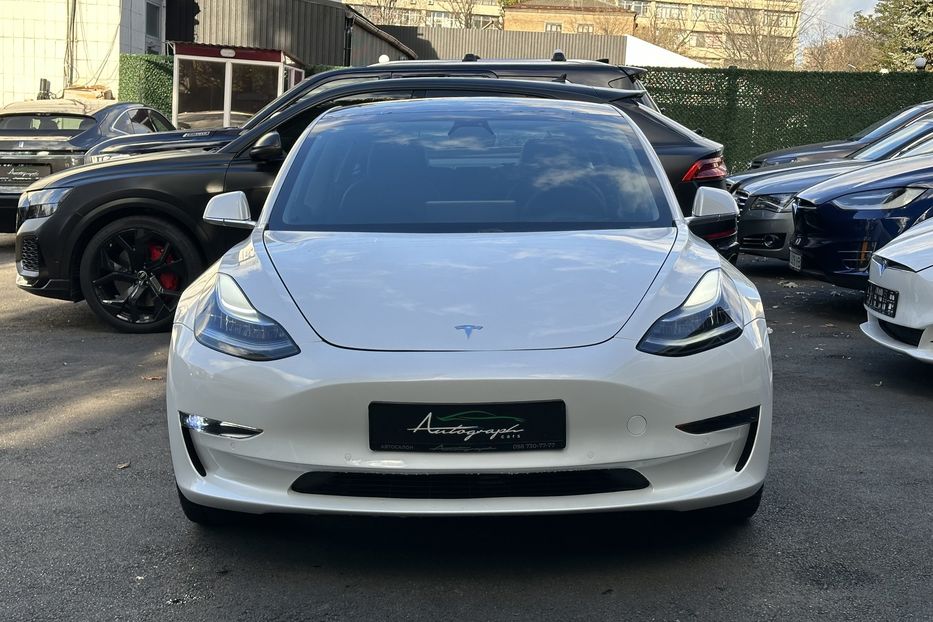 Продам Tesla Model 3 Standart Plus 2019 года в Киеве