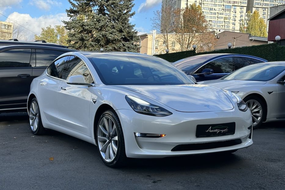 Продам Tesla Model 3 Standart Plus 2019 года в Киеве