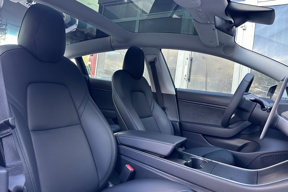 Продам Tesla Model 3 Standart Plus 2019 года в Киеве