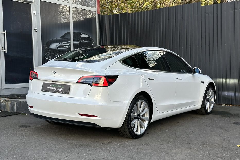 Продам Tesla Model 3 Standart Plus 2019 года в Киеве