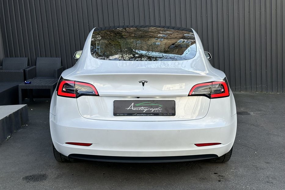 Продам Tesla Model 3 Standart Plus 2019 года в Киеве