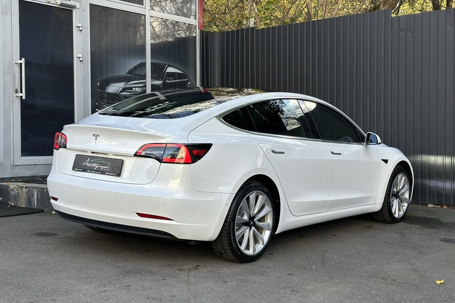 Продам Tesla Model 3 Standart Plus 2019 года в Киеве