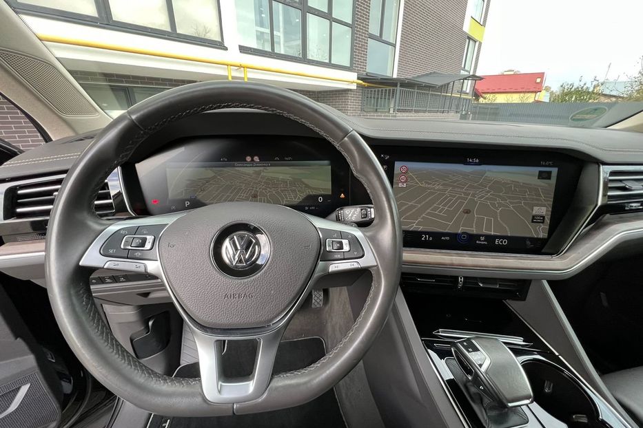 Продам Volkswagen Touareg 3.0 V6 286 к.с TDI  4Motion  2018 года в Львове