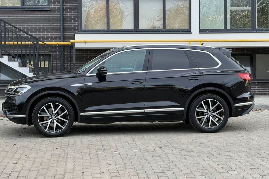 Продам Volkswagen Touareg 3.0 V6 286 к.с TDI  4Motion  2018 года в Львове