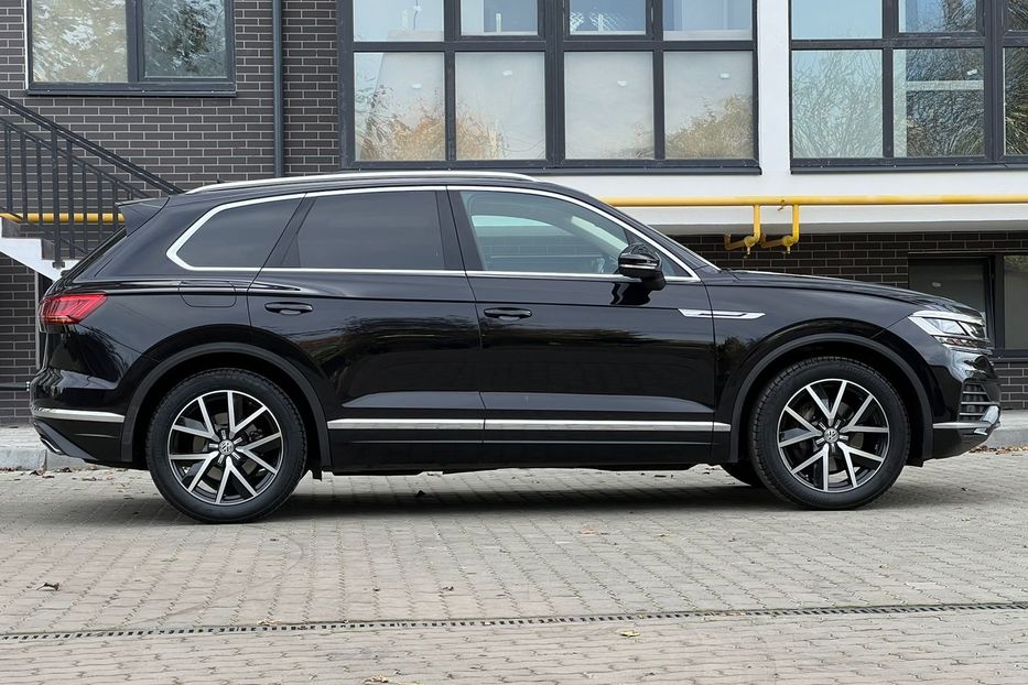 Продам Volkswagen Touareg 3.0 V6 286 к.с TDI  4Motion  2018 года в Львове