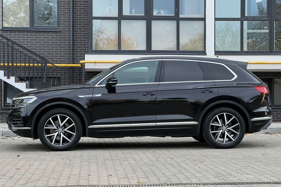 Продам Volkswagen Touareg 3.0 V6 286 к.с TDI  4Motion  2018 года в Львове