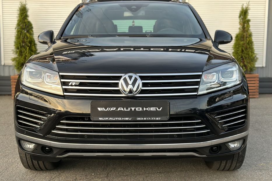 Продам Volkswagen Touareg 3X R-Line 2016 года в Киеве