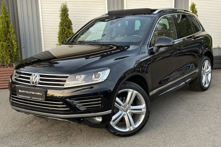 Продам Volkswagen Touareg 3X R-Line 2016 года в Киеве