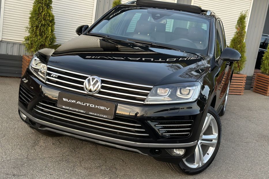 Продам Volkswagen Touareg 3X R-Line 2016 года в Киеве