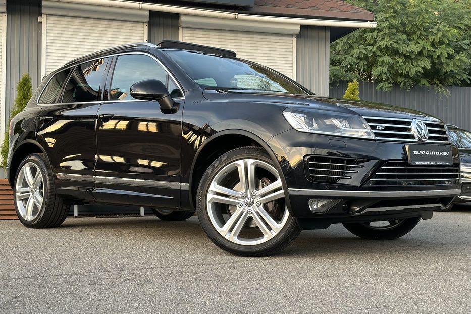 Продам Volkswagen Touareg 3X R-Line 2016 года в Киеве