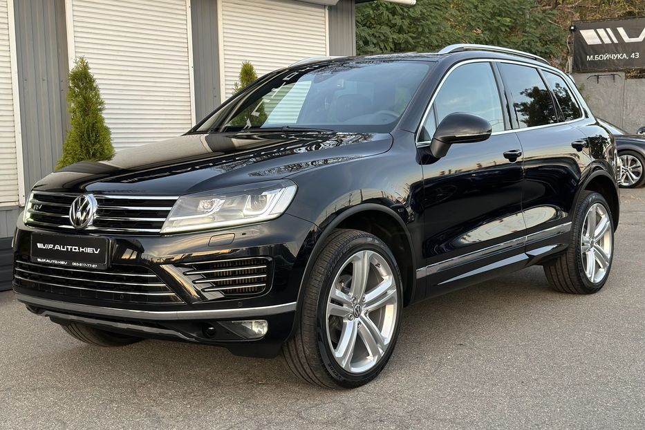 Продам Volkswagen Touareg 3X R-Line 2016 года в Киеве