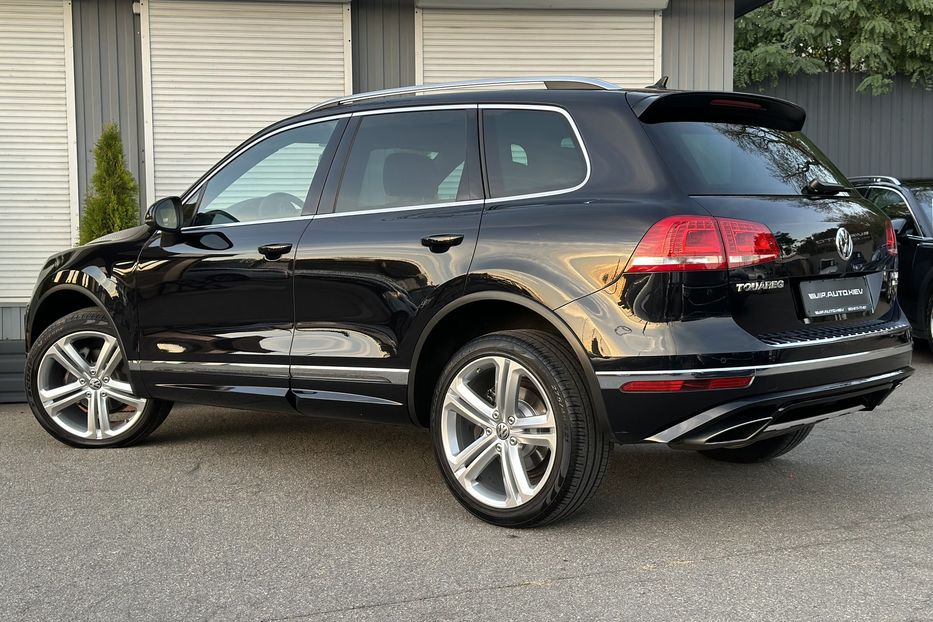 Продам Volkswagen Touareg 3X R-Line 2016 года в Киеве