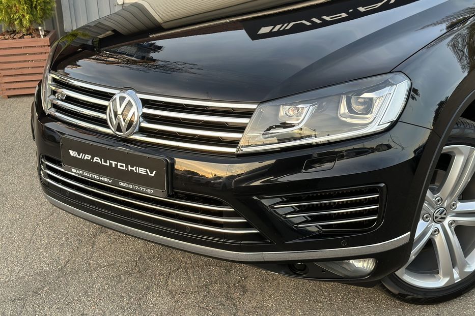 Продам Volkswagen Touareg 3X R-Line 2016 года в Киеве