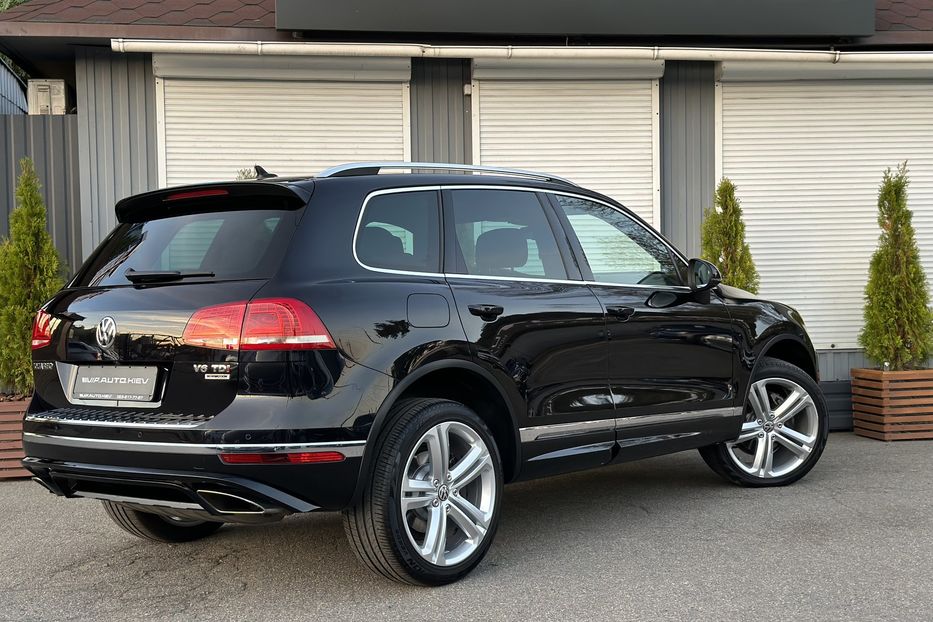 Продам Volkswagen Touareg 3X R-Line 2016 года в Киеве