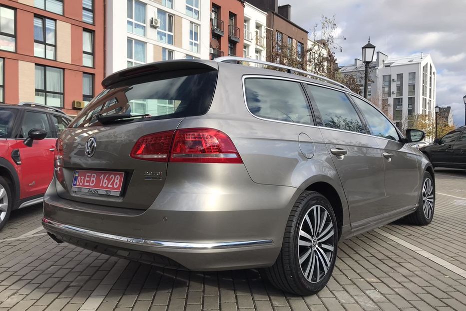 Продам Volkswagen Passat B7 RLine, Highline 130кВт 2014 года в Киеве