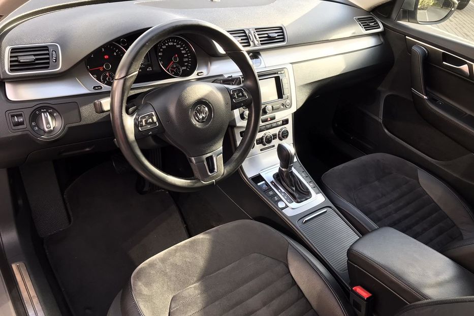 Продам Volkswagen Passat B7 RLine, Highline 130кВт 2014 года в Киеве