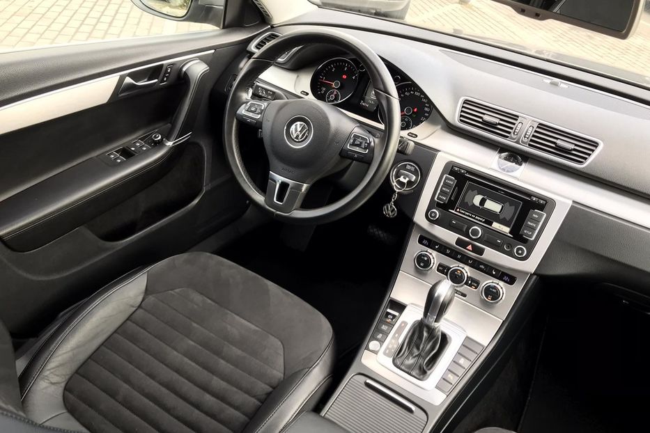 Продам Volkswagen Passat B7 RLine, Highline 130кВт 2014 года в Киеве