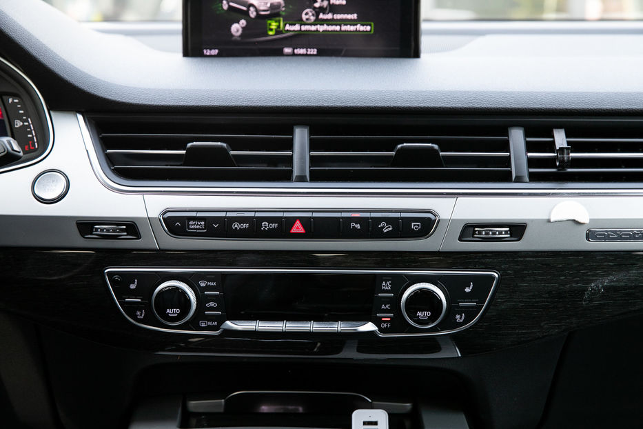 Продам Audi Q7 Premium Plus 2018 года в Черновцах