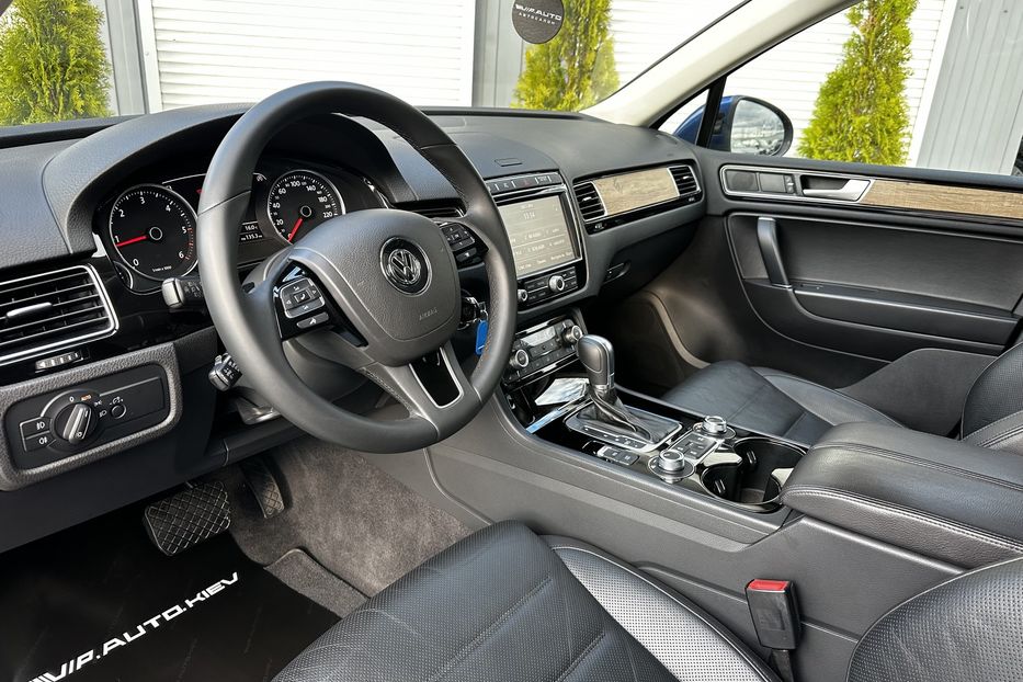 Продам Volkswagen Touareg Exclusive 2017 года в Киеве