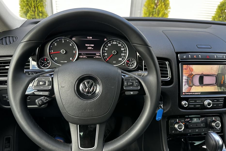 Продам Volkswagen Touareg Exclusive 2017 года в Киеве