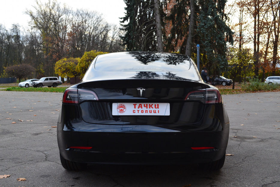 Продам Tesla Model 3 2020 года в Киеве