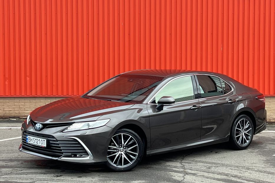 Продам Toyota Camry Hybride  2021 года в Одессе