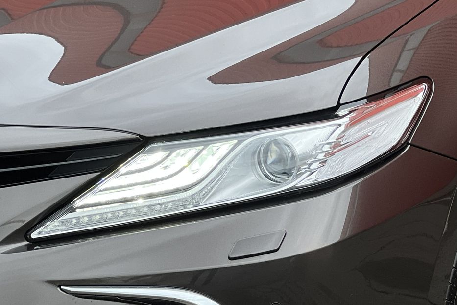 Продам Toyota Camry Hybride  2021 года в Одессе