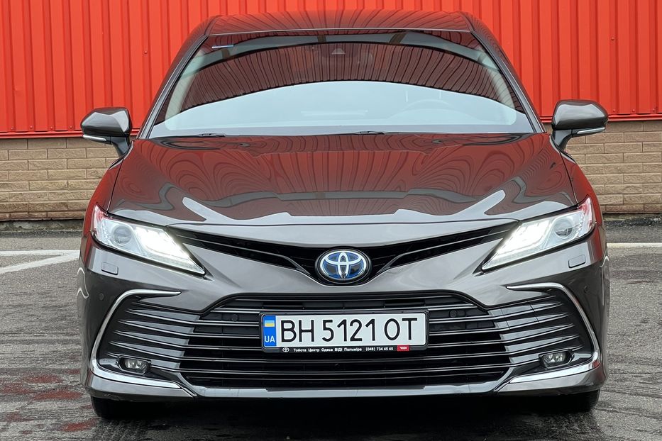 Продам Toyota Camry Hybride  2021 года в Одессе