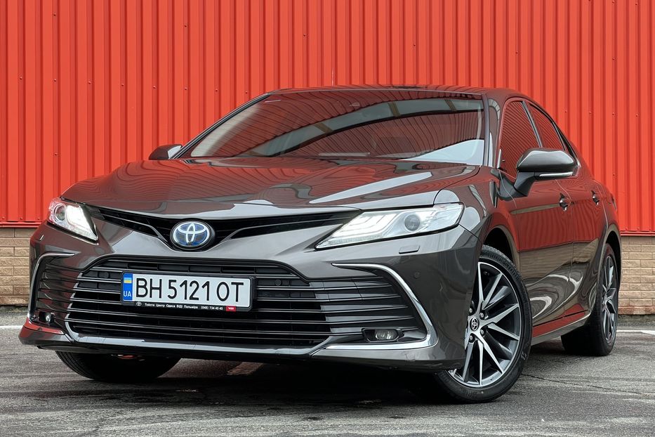 Продам Toyota Camry Hybride  2021 года в Одессе